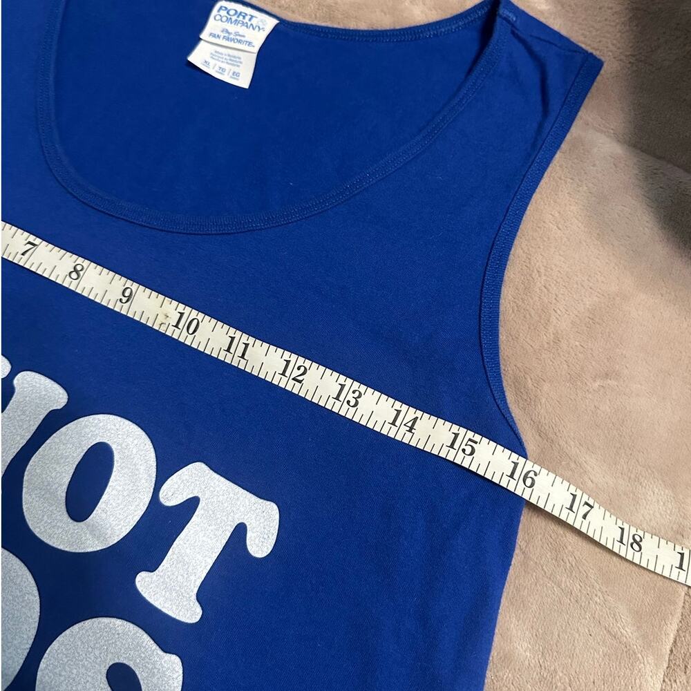 I Love Hot Dads Tank Top Size XL Sleeveless Shirt Athleisure Workout Funny - Picture 4 of 5